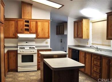 14153 Riviera Ct, Victorville, CA 92395 - photo 2