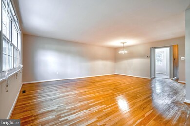 21 Theo Ln, Towson, MD 21204 - photo 5