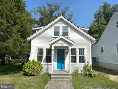 1010 Lossing Ave, Colonial Beach, VA 22443 - photo 2