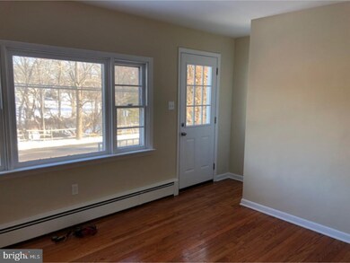 308 E Spruce St, Perkasie, PA 18944 - photo 3