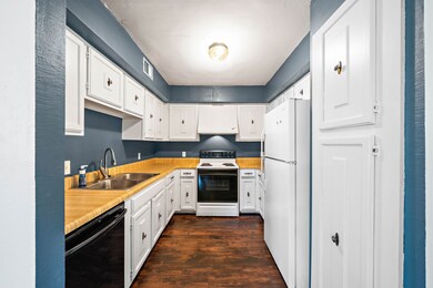 Convenient kitchen easy for entertaining.