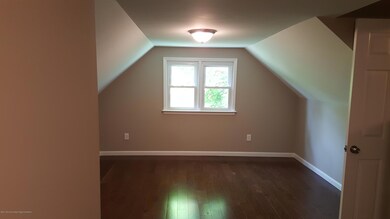 master bedroom w walk in closet