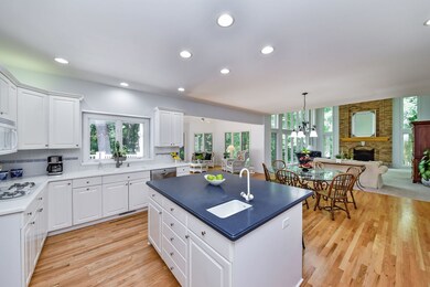 36W244 Fieldcrest Dr, Saint Charles, IL 60175 - photo 4