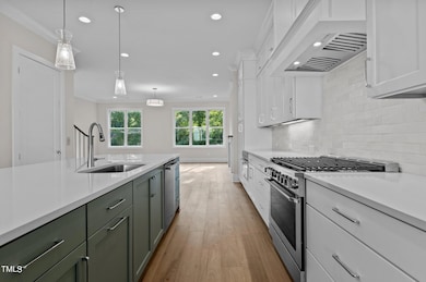 810 Maple Berry Ln unit 105, Raleigh, NC 27608 - photo 6