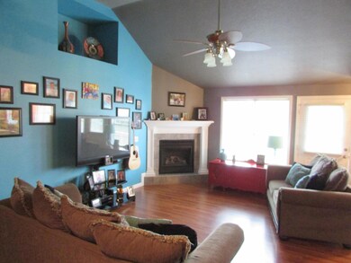 407 Cardinal Ct, Nixa, MO 65714 - photo 2