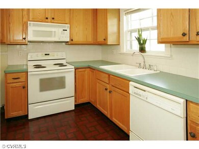 Kitchen - What a cute kitchen to prepare all those