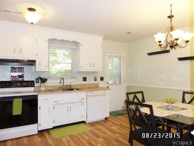 Kitchen - 16 x 11 - New Flooring, All appliances c
