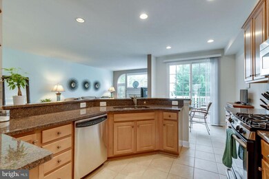 8189 Laurel Crossing Ln, Lorton, VA 22079 - photo 5