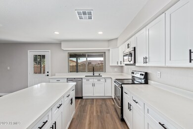 12 Elm 5909