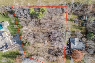 1128 Mohegan Rd, Niskayuna, NY 12309 - photo 3