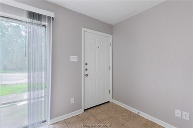206 Lincoln Ave unit C, College Station, TX 77840 - photo 2