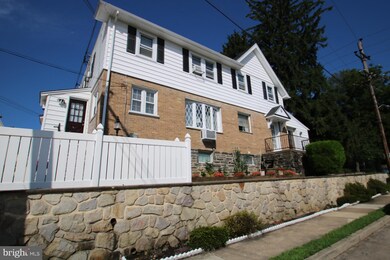 216 W Marshall Rd, Lansdowne, PA 19050 - photo 3