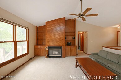 1812 Timberlane Ln NE, Grand Rapids, MI 49505 - photo 2