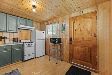 317 Moreno Ln, Sugarloaf, CA 92386 - photo 7