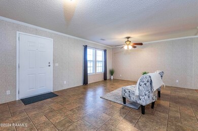Living Room 1 (2)
