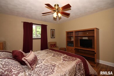 15902 N Logan Ct, Chillicothe, IL 61523 - photo 7