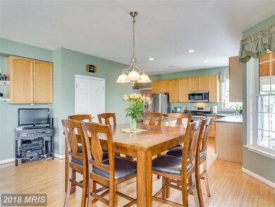 748 Sussex Ct, Sykesville, MD 21784 - photo 7