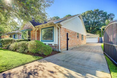 1026 Cheshire Ln, Houston, TX 77018 - photo 3