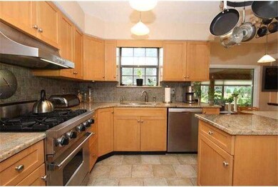 8 Oxford Ct, Voorhees, NJ 08043 - photo 3