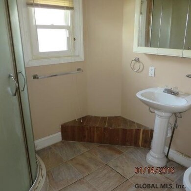 3 Howard St, Troy, NY 12180 - photo 4