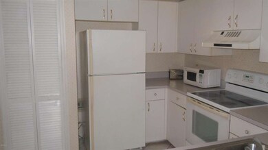 Kitchen with breakfast bar