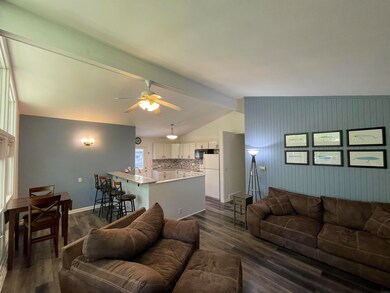 1826 Madison St, Cedar Falls, IA 50613 - photo 4