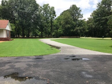 1608 Dorough Ave, Albany, GA 31705 - photo 7