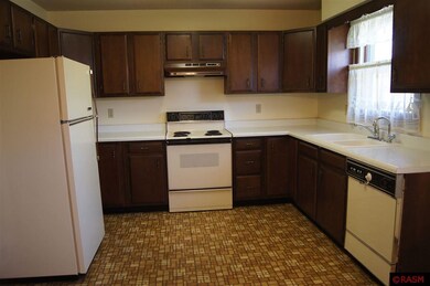 1216 N Garden St, New Ulm, MN 56073 - photo 4