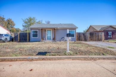 1013 S 10th St, Kingfisher, OK 73750 - photo 4