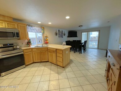 113 S Chinook St, Moxee, WA 98936 - photo 6