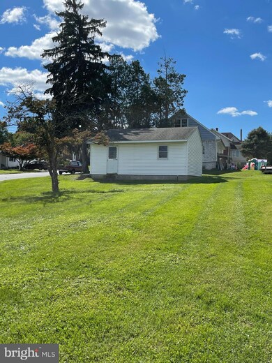 230 S And k St, Spring City, PA 19475 - photo 3