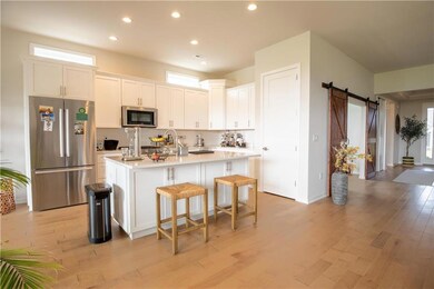 6867 Tulip Ln, Bath, PA 18014 - photo 4