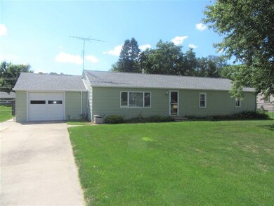 5430 S Baxter Ln, Janesville, WI 53546 - photo 2
