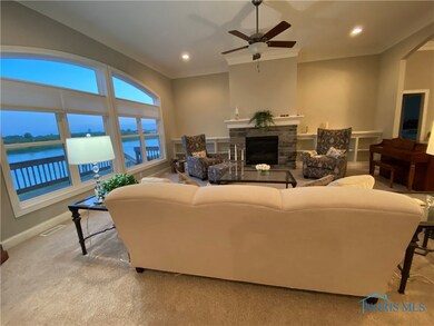 Open Floor plan to the kitchen and Dining Room.