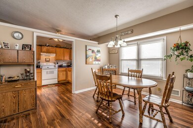 6812 Creedmoor Ct, Louisville, KY 40228 - photo 7