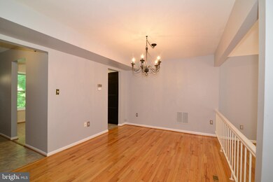 11539 Pine Cone Ct, Reston, VA 20191 - photo 7