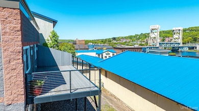 208 E Montezuma Ave, Houghton, MI 49931 - photo 5