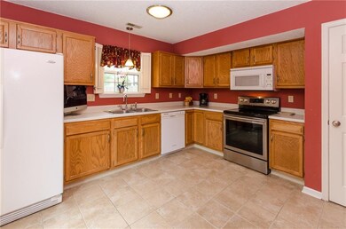 9743 Greystoke Ct, Fishers, IN 46038 - photo 4