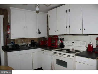 1348 N 10th St, Reading, PA 19604 - photo 6