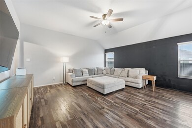 10329 Kingspoint Blvd, Fort Worth, TX 76140 - photo 7