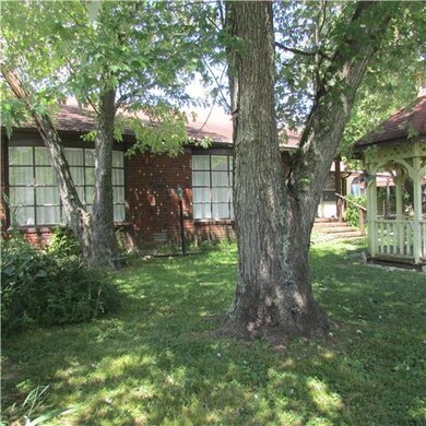 112 Wood St, Shelbyville, TN 37160 - photo 2