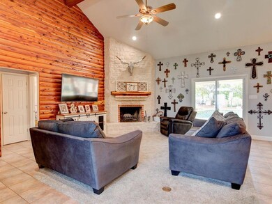 2210 Tanton Sound Ct, Granbury, TX 76049 - photo 7