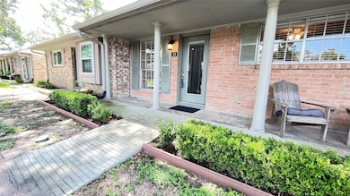 Sellers replaced the front step with this wheelcha