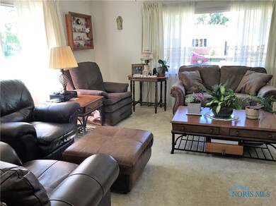 302 Jackson St, Elmore, OH 43416 - photo 5