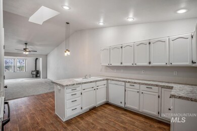 202 S Valley Dr, Nampa, ID 83686 - photo 7