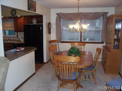 Kitchen/Dining Area