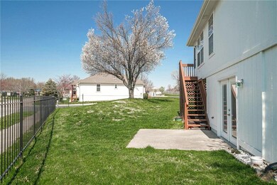 419 NW Wimbleton Ct, Blue Springs, MO 64014 - photo 5