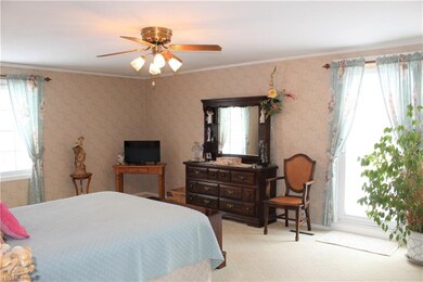 Large master is a perfect sanctuary to relax after
