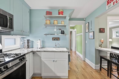 2046 James Ave N, Minneapolis, MN 55411 - photo 3