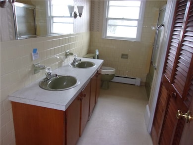 79 Alan Ave, Portsmouth, RI 02871 - photo 3